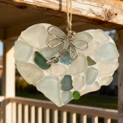 Adorno de corazón y libélula de vidrio marino | Decoración costera artesanal ✨