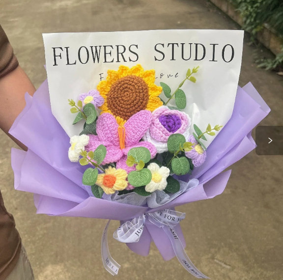 Mother's Day Gift🌺Everlasting Love: Handcrafted Crochet Lily & Rose Bouquet
