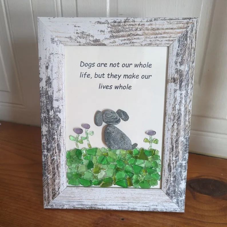 🐶Arte con vidrio marino y guijarros: "Los perros no son toda nuestra vida, pero hacen que nuestras vidas sean completas". 
